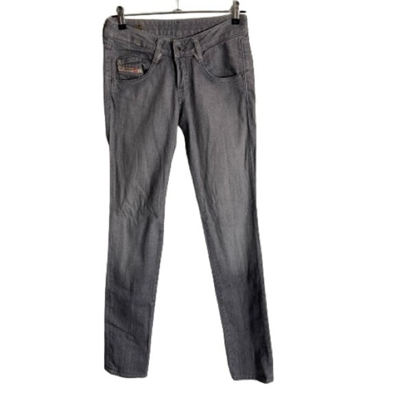 Women’s Diesel Grey Straight Jeans Size 26 US! - Picture 3 of 8